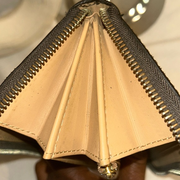 Authentic Louis Vuitton Black Matte Vernis Long Zip Wallet beige interior +COA - Picture 11 of 15